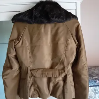 Pinko piumino marrone con pelliccia