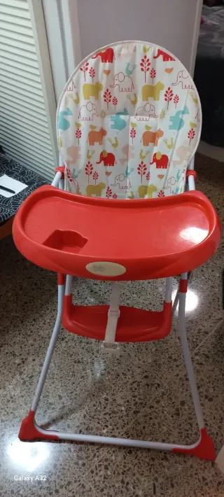 Trona de bebé con estampado divertido