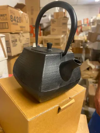 Tetera de hierro fundido negra