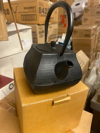 Tetera de hierro fundido negra