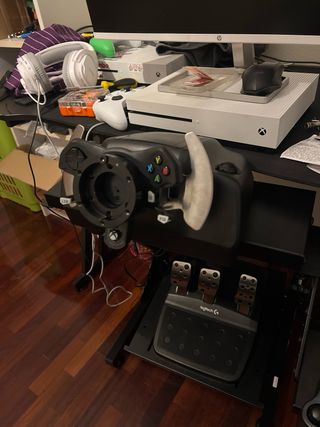 Logitech G920 Volante + Pedales y soporte playset