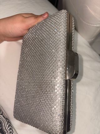 Bolso de fiesta plateado con brillantes