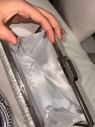 Bolso de fiesta plateado con brillantes