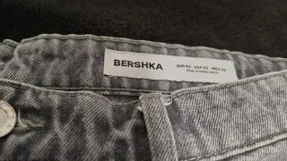 Bershka Baggy Bermuda Shorts Grises