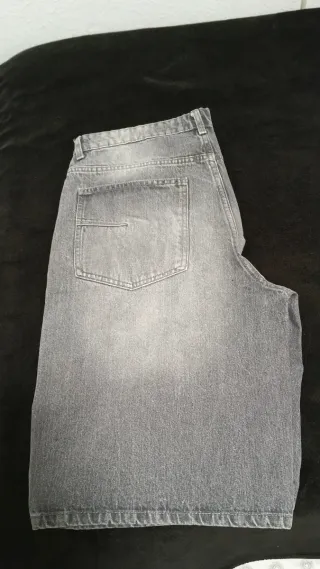 Bershka Baggy Bermuda Shorts Grises