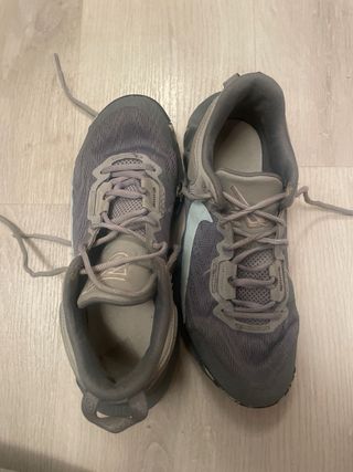 Zapatillas Baloncesto Grises