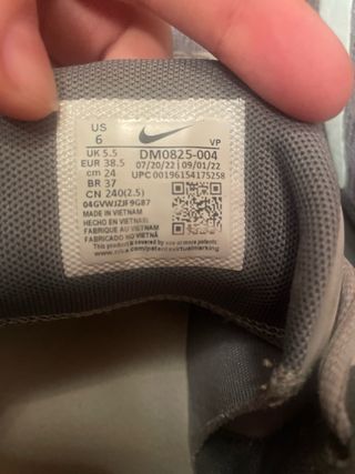 Zapatillas Baloncesto Grises