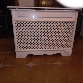 Cubre radiador blanco de madera