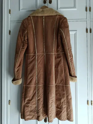 Abrigo largo de pelo sintético