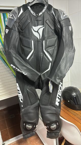 Mono de moto Rtech negro y blanco