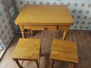 Mesa plegable cocina con 2 taburetes