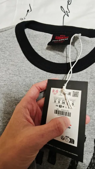 Camiseta Stranger Things Hellfire Club Pull&Bear