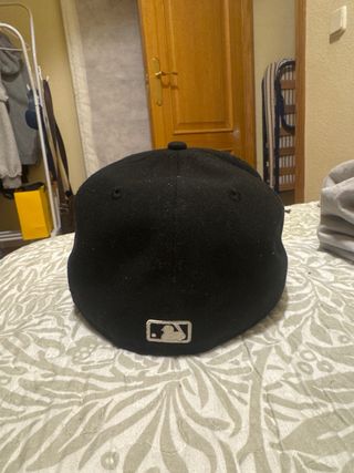 Gorra New Era LA Negra y Dorada