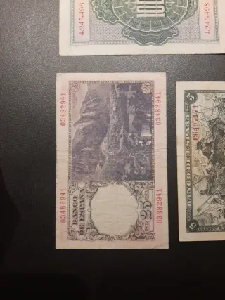 LOTE DE BILLETES PARA ALBERTO