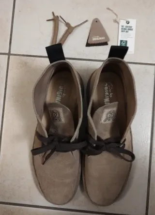 Clarks Desert Boots Uomo in suede colore Wolf.