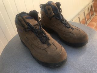 Botas Montañismo Gore-Tex Marrones.