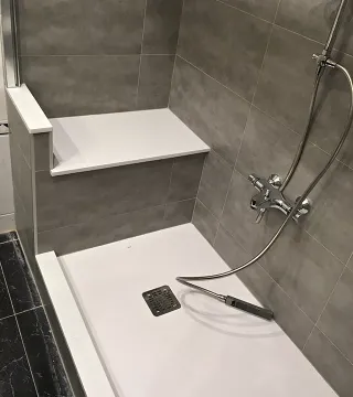 INSTALACIÓN DE DUCHAS Y REFORMAS DE BAÑOS**