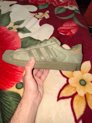 Adidas Superstar Beige/Verde Talla 42