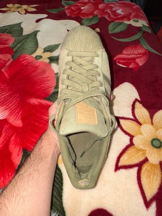 Adidas Superstar Beige/Verde Talla 42