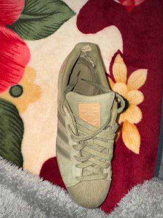 Adidas Superstar Beige/Verde Talla 42