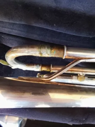 Trompeta  Roy Benson con estuche marca Carol Brass