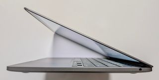 Apple Macbook Pro 13" M1 256GB 8GB Súper Precio