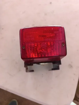 Plásticos y asiento moto piloto