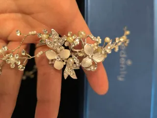 Tiara Novia Cristales y Flores Nacaradas Edenly