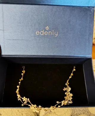 Tiara Novia Cristales y Flores Nacaradas Edenly