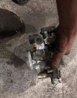 Carburador doble cuerpo y acesorios