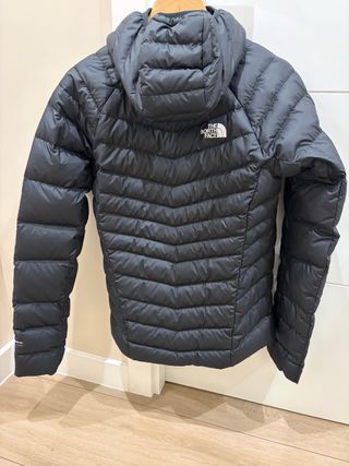Plumífero The North Face Negro con Capucha