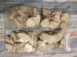 200 Corazones de madera 4cm