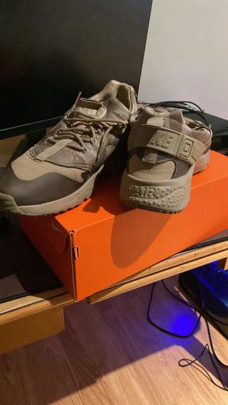 Nike Huarache Talla 43 Beige/Marrón Nuevas