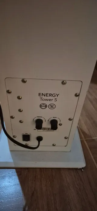 Torre de Sonido Blanca y Negra