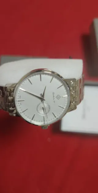 Reloj GANT plateado y blanco
