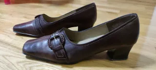 Zapatos tacón Pitillos marrones talla 40