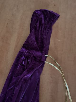 Capa Morada con Capucha Nueva Talla Única