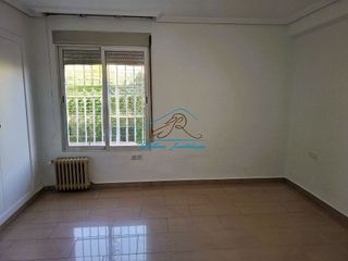 Piso en alquiler en Santa Rosa - Valdeolleros en Córdoba