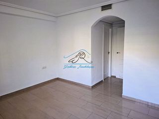 Piso en alquiler en Santa Rosa - Valdeolleros en Córdoba