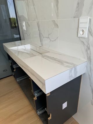 Encimera con lavabo integrado a medida