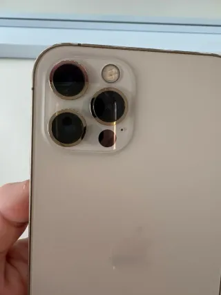 iPhone 12 Pro 256GB dorado y blanco .