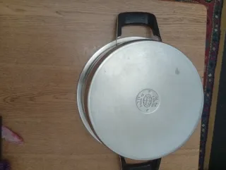 Olla AMC de 24 cm con tapa