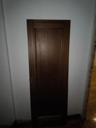 Puerta madera y cristal