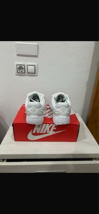 Zapatillas Nike P-6000 Blancas