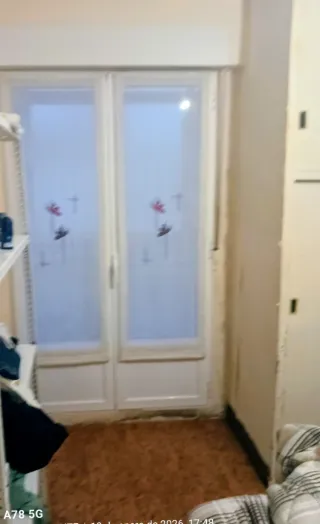 Se alquila habitación