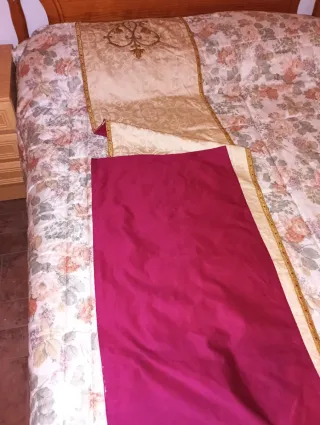 Paño de hombros bordado IHS