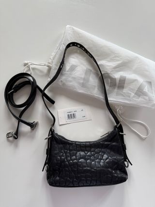 Bolso Bimba y Lola piel negro tachuelas