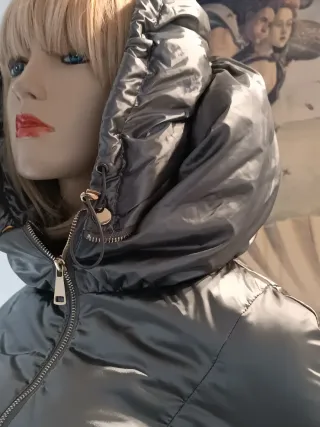 Alanred piumino grigio con maxi collo scenografico