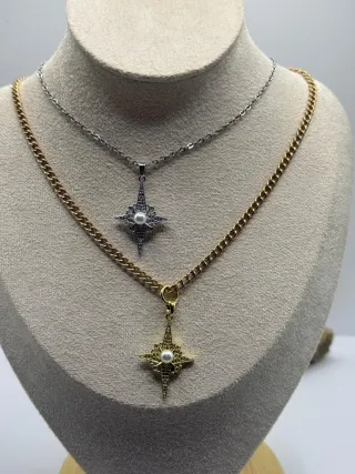 Collares con dije de estrella y perla