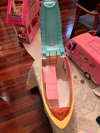 Yate de juguete Barbie con música